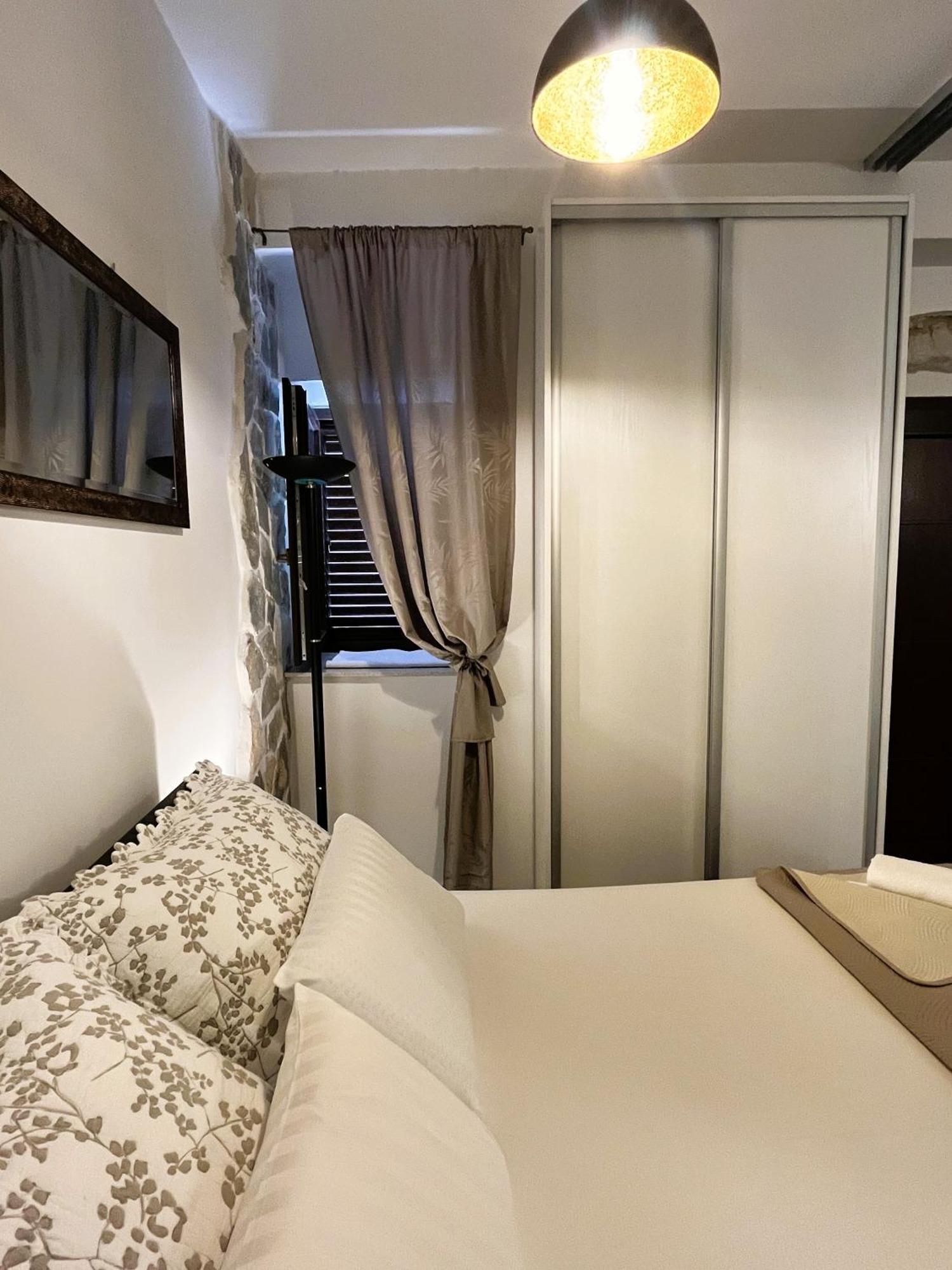 Madona Di Appartement Sinj