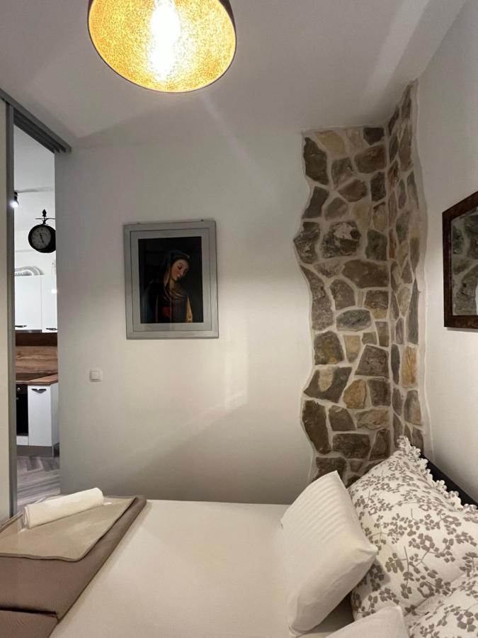 Madona Di Apartment